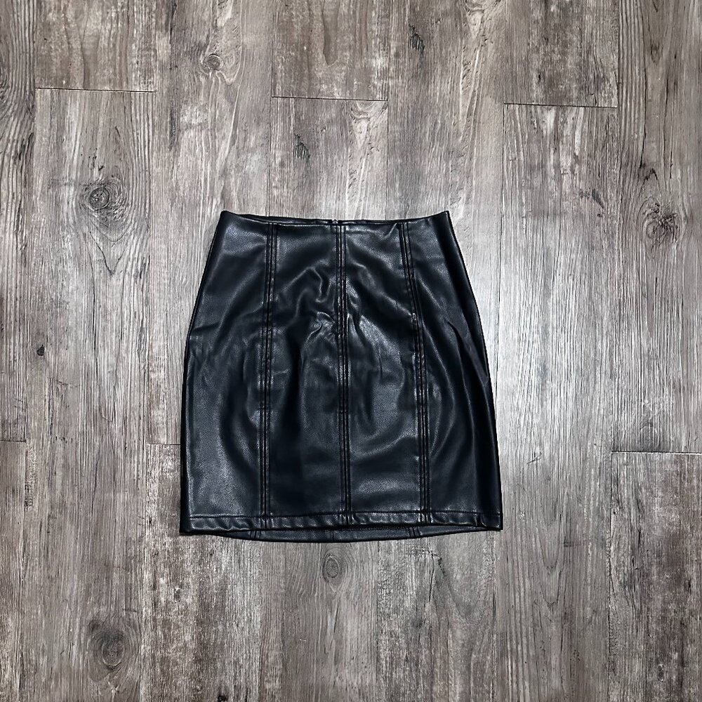 Amazon/Mangopop Black Faux Leather Skirt Size X-Small